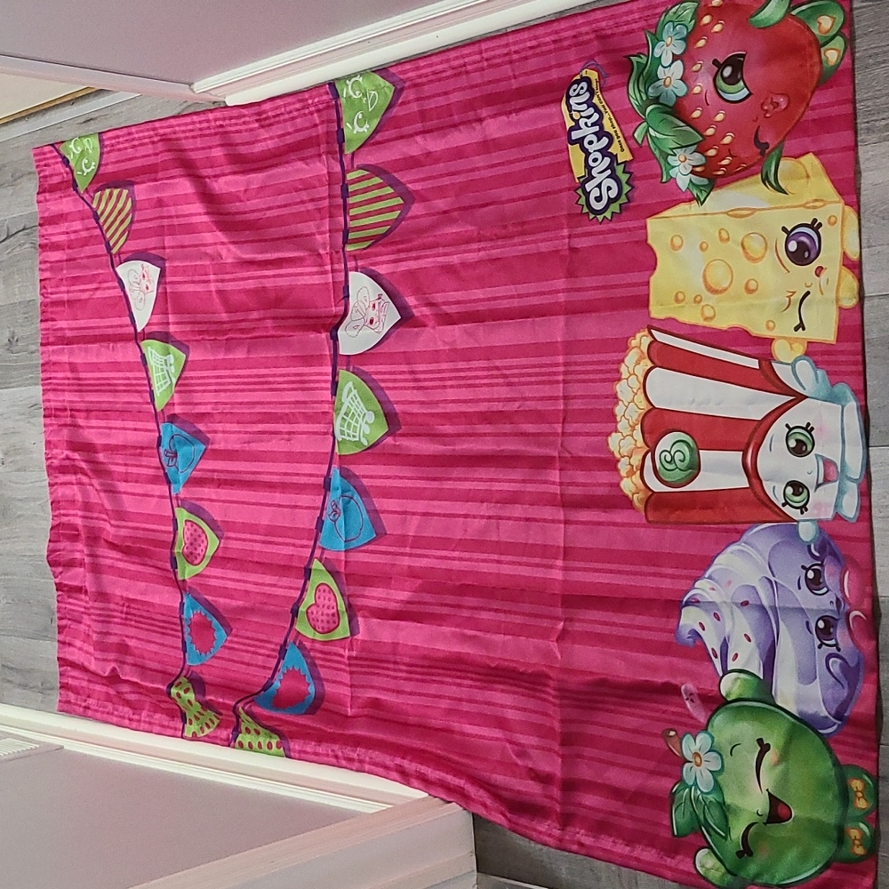 Brand new Shopkins curtains (2)